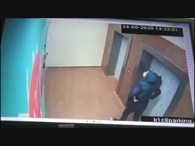 Медленный лифт помог полицейскому задержать преступников