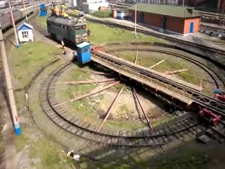 Поворотный круг для разворота локомотива в депо