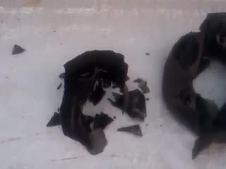 Резина на морозе ломается, как пластмасса