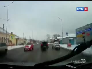 Конфликт между мужчиной и женщиной на дороге в Старом Осколе