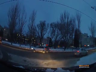 Много автобусов