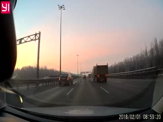 Забодал два грузовика