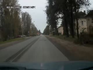 За пешеходном переходом