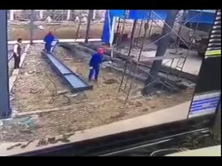 Кто виноват - рабочий, крановщик или прораб?