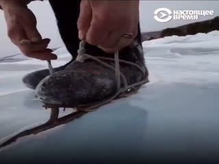 76-летняя пенсионерка на коньках 1943 года выпуска по Байкалу