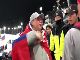 Советский флаг на лыжных состязаниях