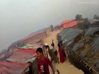 Дикий слон в порыве ярости разгромил лагерь беженцев