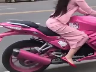 Китайская байкерша