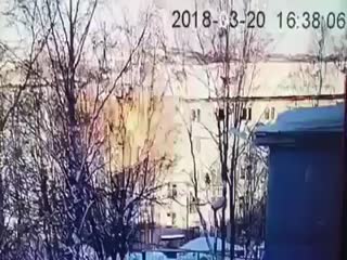 Мурманск: момент взрыва газа в жилом доме попал на видео