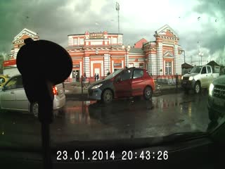 Ураган в Дмитрове (здание ж/д вокзала)