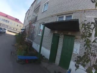 парень из деревни приехал в гости в городе другу!