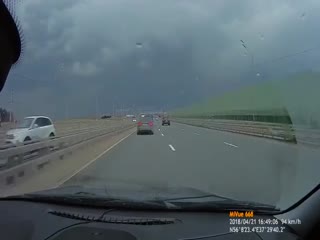 Наехал на  дорожный знак