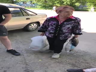 Старой закалки бабуля!