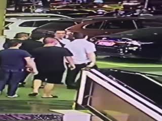 Шутка наглеца закончилась крупномасштабным мордобоем