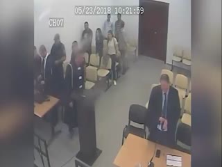 В Албании осужденный сбежал из зала суда