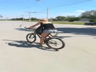 Вот они, весёлые девки в русских селениях!