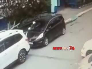 Во Владивостоке дети поцарапали чужой автомобиль