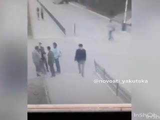 Избили и отобрали телефоны