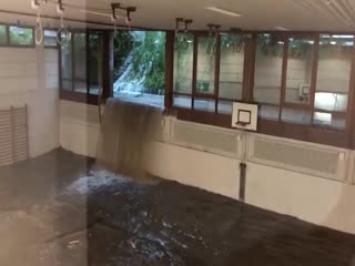 Наводнение в спортзале