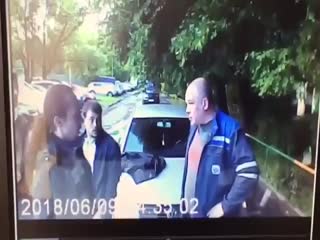 Трое москвичей избили водителя скорой помощи за отказ дать им таблетку