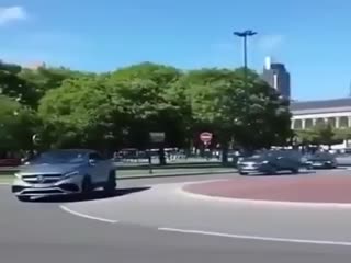 Как перевернуть «Мерседес»