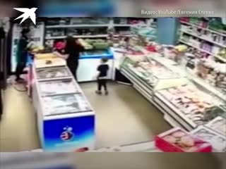 Женщина устроила погром в магазине