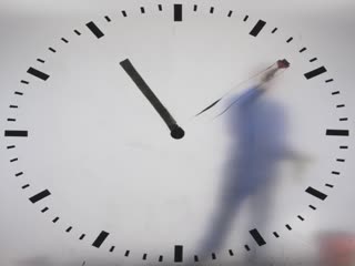 Новаторские часы в аэропорту Шифол, Амстердам