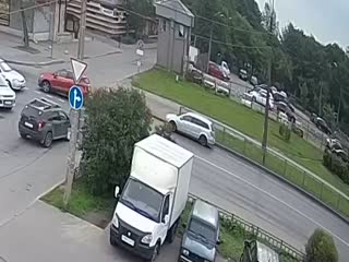 Погиб под колесами автобуса