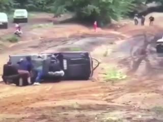 Больно смотреть на это...