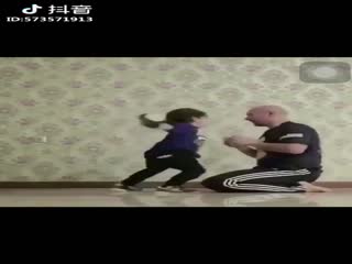 Дочка боксер - папа в нокауте.