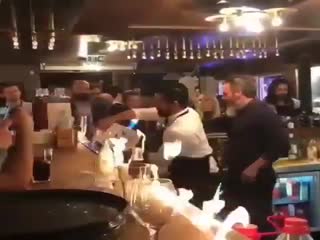Турецкий бармен по случайности поджег туристов в баре
