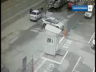 ДТП на парковке автосалона в Иванове