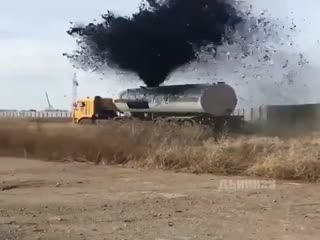 Разлив нефтепродуктов из цистерны в Якутии