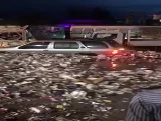 По улицам Гаити несутся бурные реки дер№ма с мусором