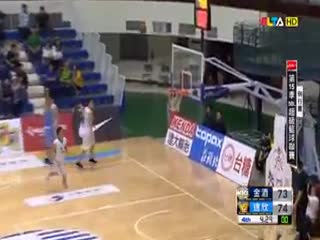 Вырвал победу на последней секунде.