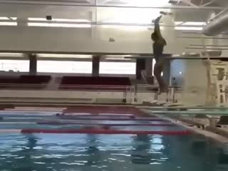Идеальный прыжок в воду
