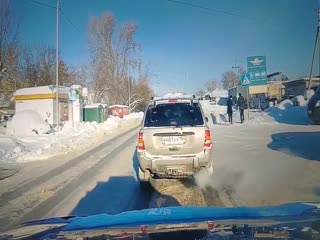 Вправо не взглянул