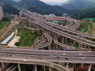 Фантастическая дорожная развязка Цяньчунь  в китайском городе Гуйян