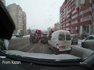 Пьяный мужчина перебегал