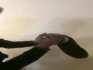 Как не стоит открывать бутылку вина