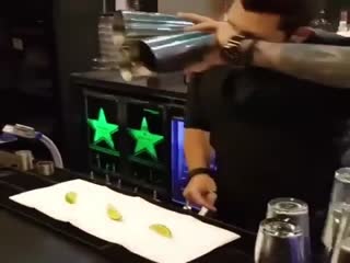 Немного волшебства в исполнении бармена