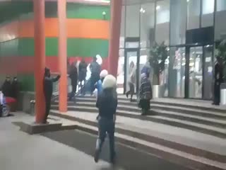 Во Владикавказе жених два раза уронил невесту во время кражи