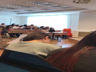 Студент ради зачёта пришёл на пару в костюме котика