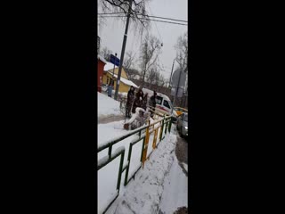 В Москве эвакуатор не пропустил «скорую помощь» с беременной женщиной