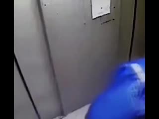 Фельдшер «скорой» обокрала пациентку без сознания в подъезде