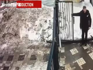 Задержание лифтового педофила в Москве попало на видео