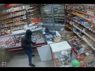 Дерзкое нападение с монтировкой на магазин в Златоусте