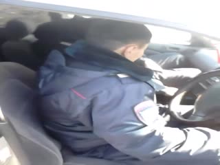 В Улан-Удэ пьяные сотрудники полиции в форме попали в ДТП