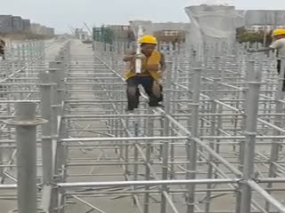 Китаец на работе 