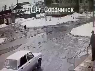 Водитель сбил бывшую супругу из-за запрета встречаться с дочерью